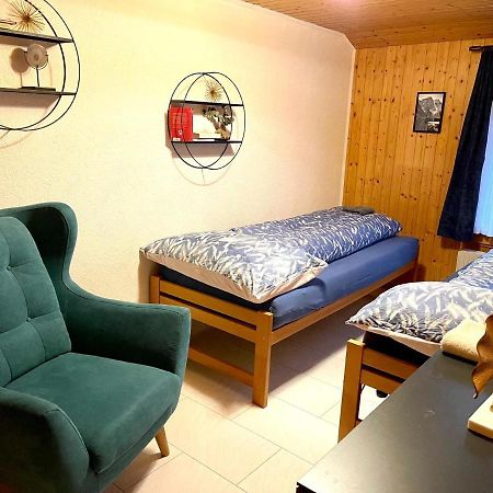 Schoene Ferienwohnung Mit Seeblick Thun Luaran gambar