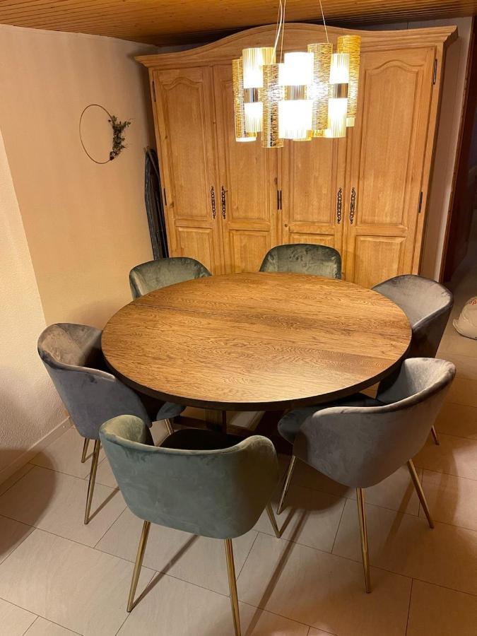 Schoene Ferienwohnung Mit Seeblick Thun Luaran gambar