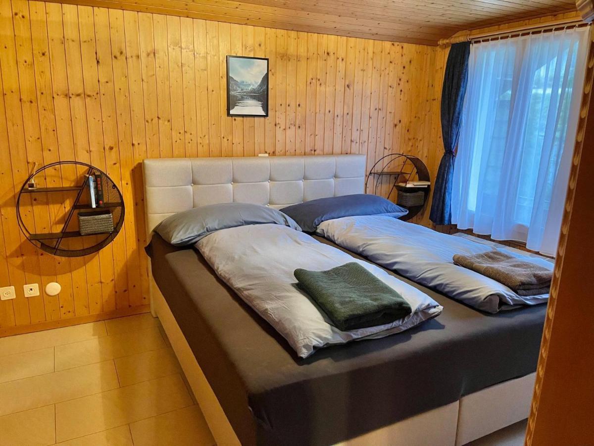 Schoene Ferienwohnung Mit Seeblick Thun Luaran gambar