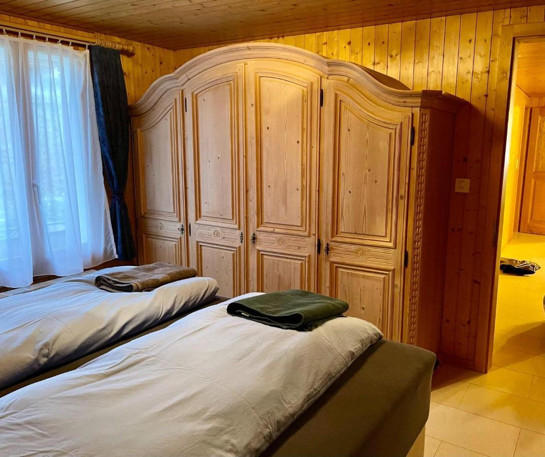 Schoene Ferienwohnung Mit Seeblick Thun Luaran gambar