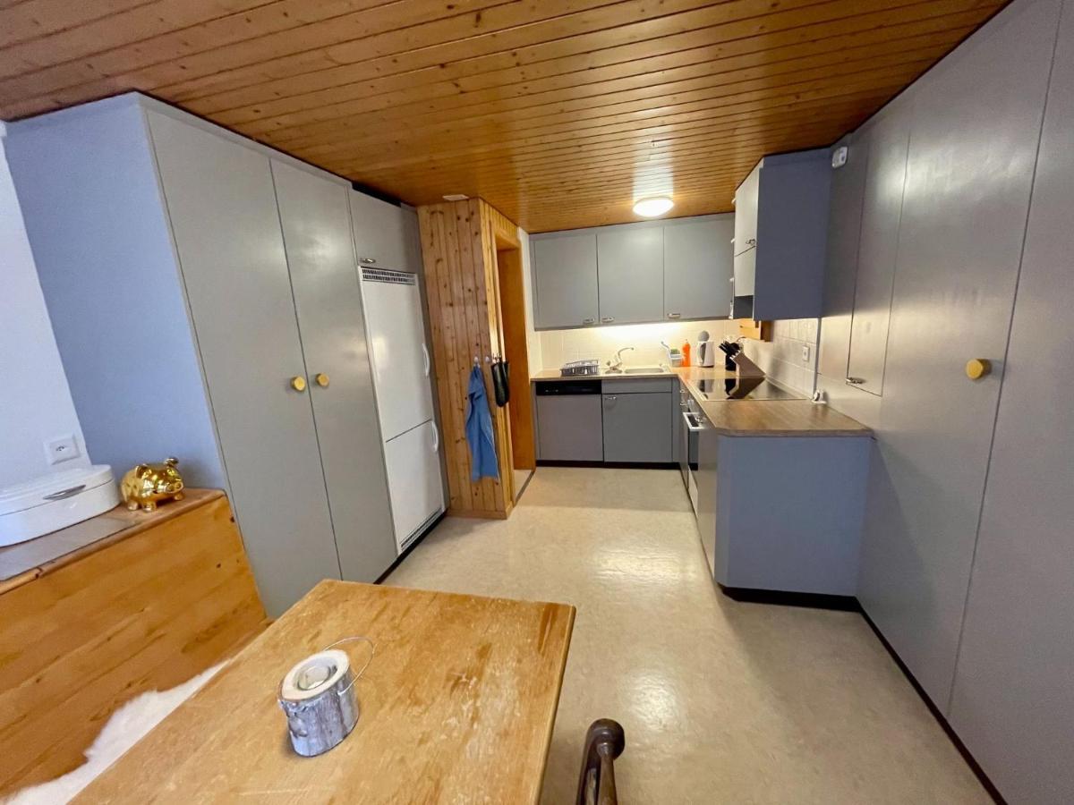 Schoene Ferienwohnung Mit Seeblick Thun Luaran gambar